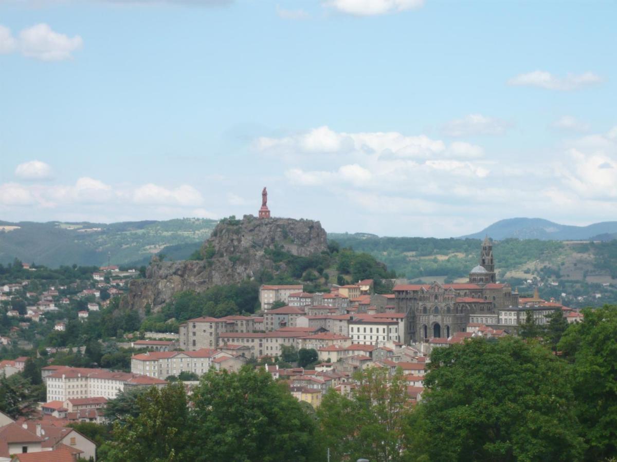 Le Petit St Clair Apartment Le Puy-en-Velay Екстериор снимка